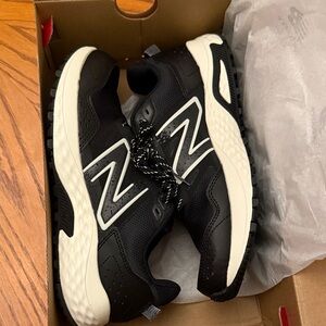 New Balance Women’s 410v8 Trail Running Shoes - New In Box